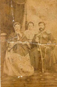 Григорий Михайлович Волик с семьей. Станица Северская. Фото 1870 года.