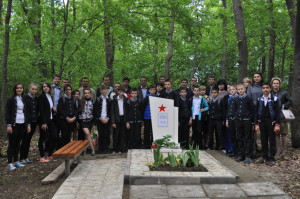 Памятник неизвестному летчику, погибшему при освобождении ст. Смоленской
