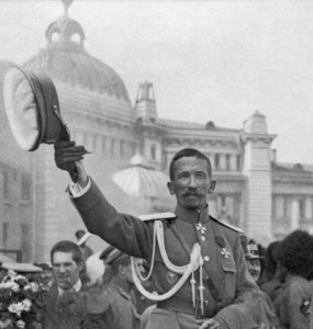Генерал Лавр Георгиевич Корнилов в августе 1917 г. в Москве